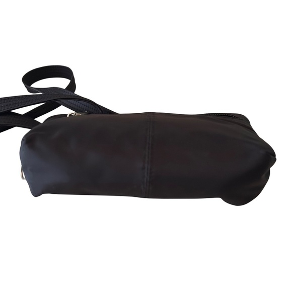 Travelon Anti-Theft RFID Protected Crossbody Bag - Picture 14 of 14